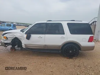 2003 Ford Expedition Eddie Bauer z VIN 1FMFU18L73LA67177, wystawiony jako IAAI lot #42137354 z przebiegiem 189 359 mil mil oraz . Historia ofert i sprzedaży dostępna na DreamBid. Obrazek 15.
