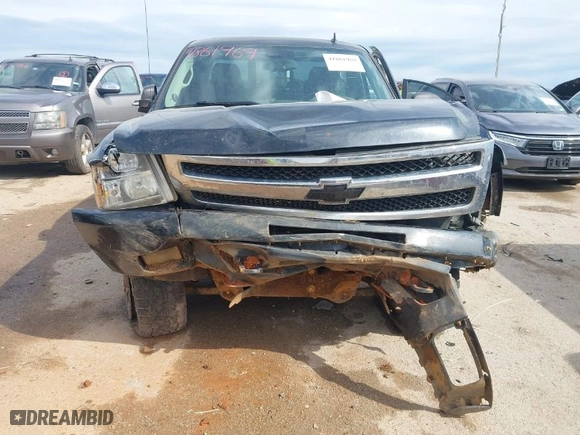 2011 Chevrolet Silverado 1500 LT with VIN 1GCRKSE3XBZ126090, listed as a IAAI auction lot 41861969 with 185,344 mi miles. Bid and sale history available at carsss.com. Image 12.