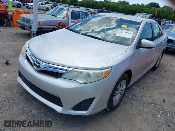 2012 Toyota Camry L z VIN 4T1BF1FK1CU026024, wystawiony jako IAAI lot #42318004 z przebiegiem 121 306 mil mil oraz . Historia ofert i sprzedaży dostępna na DreamBid. Obrazek 17.