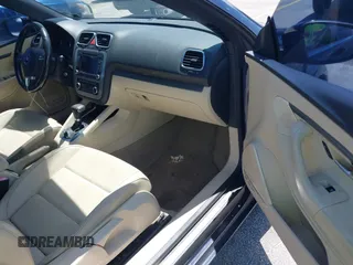 2010 Volkswagen Eos Komfort with VIN WVWBA7AH2AV018698, listed as a IAAI auction lot 42581271 with 91,490 mi miles and . Bid and sale history available at DreamBid. Image 5.