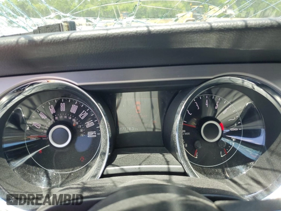 2014 Ford Mustang V6 z VIN 1ZVBP8AM9E5318520, wystawiony jako Copart lot #58080755 z przebiegiem 67 778 mil mil oraz Szkoda całkowita • Salvage title. Historia ofert i sprzedaży dostępna na DreamBid. Obrazek 9.