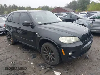 2013 BMW X5 xDrive50i z VIN 5UXZV8C57DL899442, wystawiony jako IAAI lot #42204247 z przebiegiem 120 207 mil mil oraz . Historia ofert i sprzedaży dostępna na DreamBid. Obrazek 1.