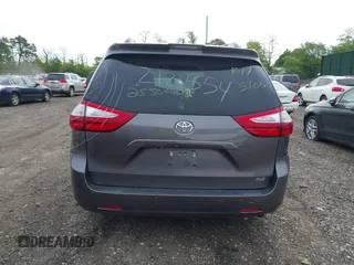 2019 Toyota Sienna XLE Auto Access Seat z VIN 5TDYZ3DC2KS976344, wystawiony jako IAAI lot #42250671 z przebiegiem Nie podano mil oraz . Historia ofert i sprzedaży dostępna na DreamBid. Obrazek 15.