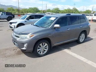 2011 Toyota Highlander Limited with VIN JTEDC3EH9B2000932, listed as a IAAI auction lot 42194620 with 199,174 mi miles and . Bid and sale history available at DreamBid. Image 17.