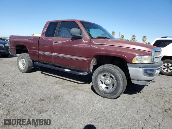 2000 Dodge 1500 z VIN 3B7HF13Z6YG139252, wystawiony jako Copart lot #47796595 z przebiegiem 149 542 mil mil oraz Czysty tytuł • Clean title. Historia ofert i sprzedaży dostępna na DreamBid. Obrazek 4.