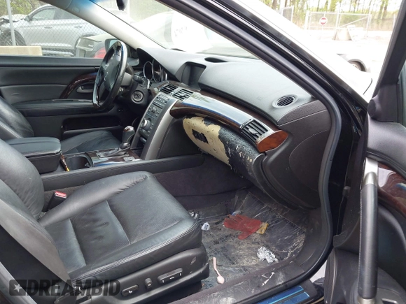 2011 Acura RL Technology with VIN JH4KB2F63BC000925, listed as a IAAI auction lot 42082074 with 117,491 mi miles and . Bid and sale history available at DreamBid. Image 5.