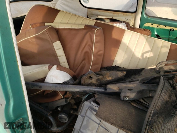 1971 Volkswagen Beetle with VIN 1112643210, listed as a Copart auction lot 87425234 with Not Provided miles and Salvage Title. Bid and sale history available at DreamBid. Image 10.