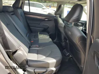 2023 Toyota Highlander L z VIN 5TDKDRAHXPS006529, wystawiony jako Copart lot #52457715 z przebiegiem 31 118 mil mil oraz Szkoda całkowita • Salvage title. Historia ofert i sprzedaży dostępna na DreamBid. Obrazek 11.
