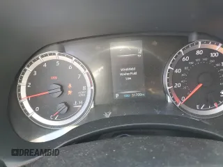 2022 Toyota Highlander LE z VIN 5TDBZRBH2NS207659, wystawiony jako Copart lot #52113385 z przebiegiem 31 700 mil mil oraz Szkoda całkowita • Salvage title. Historia ofert i sprzedaży dostępna na DreamBid. Obrazek 9.