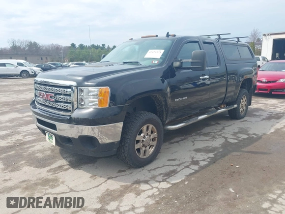 2011 GMC Sierra 2500HD Work Truck z VIN 1GT22ZC82BZ459036, wystawiony jako IAAI lot #42126973 z przebiegiem 122 296 mil mil oraz . Historia ofert i sprzedaży dostępna na DreamBid. Obrazek 17.