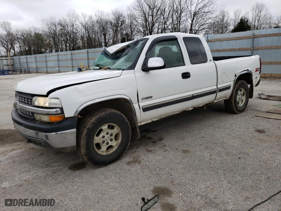 2000 Chevrolet Silverado 1500 LS with VIN 1GCEK19TXYZ181702, listed as a Copart auction lot 50802875 with 302,705 mi miles and Salvage Title. Bid and sale history available at carsss.com. Image 1.