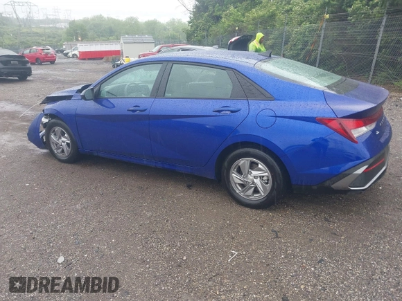 2025 Hyundai Elantra SE z VIN KMHLL4DG6SU987701, wystawiony jako IAAI lot #42214567 z przebiegiem 3 480 mil mil oraz . Historia ofert i sprzedaży dostępna na DreamBid. Obrazek 3.