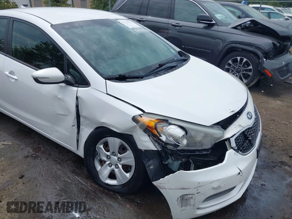 2015 Kia Forte LX with VIN KNAFX4A69F5306199, listed as a IAAI auction lot 42125781 with 116,788 mi miles and . Bid and sale history available at carsss.com. Image 6.