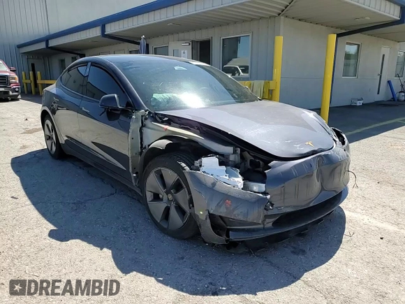 2023 Tesla Model 3 z VIN 5YJ3E1EAXPF409835, wystawiony jako Copart lot #56205335 z przebiegiem Nie podano mil oraz Szkoda całkowita • Salvage title. Historia ofert i sprzedaży dostępna na DreamBid. Obrazek 13.