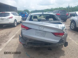 2017 Hyundai Elantra SE z VIN 5NPD84LF7HH119468, wystawiony jako IAAI lot #42060414 z przebiegiem 122 434 mil mil oraz . Historia ofert i sprzedaży dostępna na DreamBid. Obrazek 16.