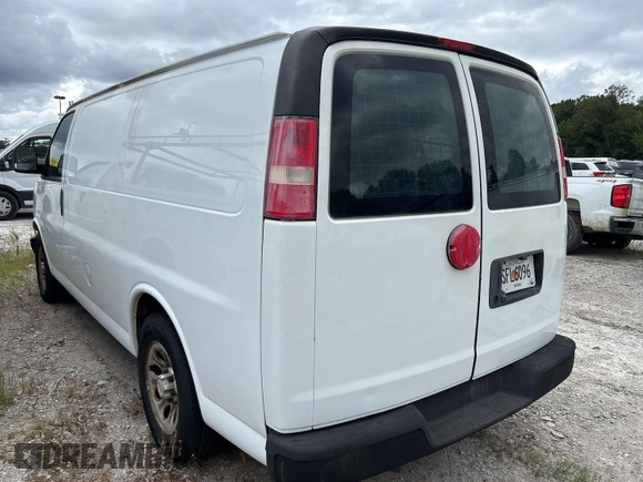 2013 Chevrolet Express Cargo z VIN 1GCSGAFX0D1173242, wystawiony jako IAAI lot #42792060 z przebiegiem 263 409 mil mil oraz . Historia ofert i sprzedaży dostępna na DreamBid. Obrazek 28.