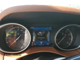 2017 Maserati Levante with VIN ZN661XUAXHX256585, listed as a Copart auction lot 48494125 with 76,781 mi miles and Salvage Title. Bid and sale history available at carsss.com. Image 9.