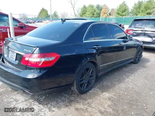 2013 Mercedes-Benz E-Class E 350 Luxury with VIN WDDHF8JB3DA758470, listed as a IAAI auction lot 41879606 with 181,729 mi miles. Bid and sale history available at carsss.com. Image 4.