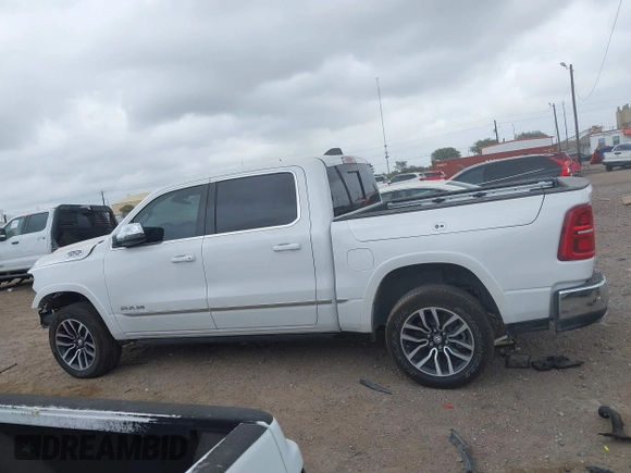 2025 Ram 1500 Limited z VIN 1C6SRFHP8SN582445, wystawiony jako IAAI lot #41884206 z przebiegiem 13 460 mil mil oraz . Historia ofert i sprzedaży dostępna na DreamBid. Obrazek 15.