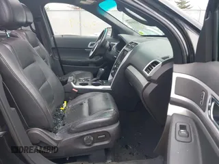 2014 Ford Explorer XLT with VIN 1FM5K8D8XEGB33891, listed as a IAAI auction lot 42143059 with 180,255 mi miles and . Bid and sale history available at carsss.com. Image 5.