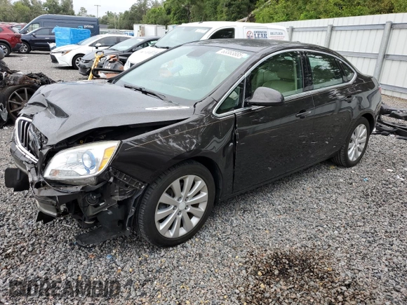 2015 Buick Verano z VIN 1G4PP5SK4F4208921, wystawiony jako Copart lot #63383885 z przebiegiem 49 699 mil mil oraz Szkoda całkowita • Salvage title. Historia ofert i sprzedaży dostępna na DreamBid. Obrazek 1.