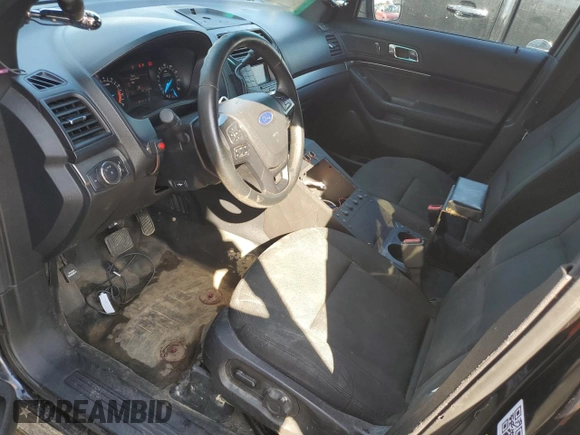 2017 Ford Police Interceptor Utility z VIN 1FM5K8ATXHGC35415, wystawiony jako Copart lot #73063734 z przebiegiem 122 404 mil mil oraz Szkoda całkowita • Salvage title. Historia ofert i sprzedaży dostępna na DreamBid. Obrazek 8.