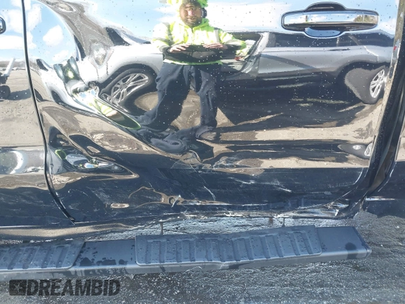 2022 Chevrolet Silverado 1500 RST with VIN 1GCUDEED3NZ630595, listed as a IAAI auction lot 41744460 with 37,181 mi miles and . Bid and sale history available at DreamBid. Image 6.