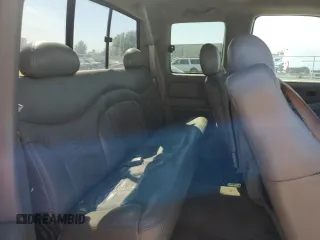 2000 GMC Sierra 2500 SLE z VIN 1GTGK29U1YE282223, wystawiony jako Copart lot #53886435 z przebiegiem Nie podano mil oraz Tytuł czysty. Historia ofert i sprzedaży dostępna na DreamBid. Obrazek 10.