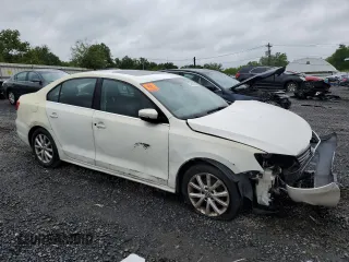 2013 Volkswagen Jetta SE с VIN 3VWDP7AJ3DM363552, выставлен на аукционе Copart как лот 57640685 с пробегом Не указан миль и Списание • Salvage title. История ставок и продаж доступна на DreamBid. Изображение 4.