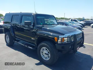 2006 Hummer H3 z VIN 5GTDN136268139820, wystawiony jako IAAI lot #42311825 z przebiegiem 89 514 mil mil oraz . Historia ofert i sprzedaży dostępna na DreamBid. Obrazek 1.