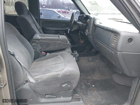 2001 Chevrolet Silverado 1500 LT with VIN 2GCEC19T711249322, listed as a IAAI auction lot 41556311 with 200,237 mi miles. Bid and sale history available at carsss.com. Image 5.
