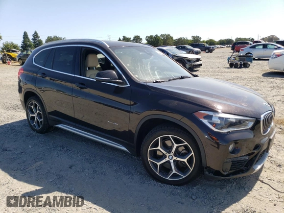 2017 BMW X1 xDrive28i z VIN WBXHT3C32H5F73536, wystawiony jako Copart lot #58431875 z przebiegiem 108 549 mil mil oraz Szkoda całkowita • Salvage title. Historia ofert i sprzedaży dostępna na DreamBid. Obrazek 4.