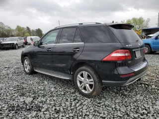 2015 Mercedes-Benz M 350 z VIN 4JGDA5HB7FA456058, wystawiony jako Copart lot #51798205 z przebiegiem 136 148 mil mil oraz Szkoda całkowita • Salvage title. Historia ofert i sprzedaży dostępna na DreamBid. Obrazek 2.