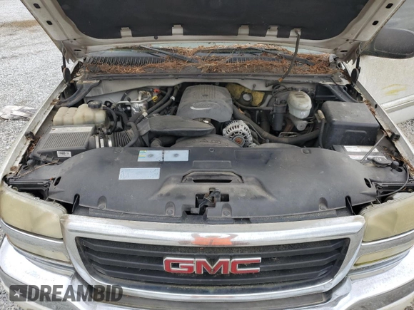 2004 GMC Sierra 1500 SLE z VIN 1GTEK19TX4E122294, wystawiony jako Copart lot #56576185 z przebiegiem 322 130 mil mil oraz Czysty tytuł • Clean title. Historia ofert i sprzedaży dostępna na DreamBid. Obrazek 11.
