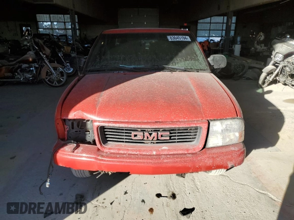 2000 GMC Sonoma SLS with VIN 1GTCS19W1Y8304827, listed as a Copart auction lot 47727685 with 254,655 mi miles and Non Repairable. Bid and sale history available at DreamBid. Image 5.