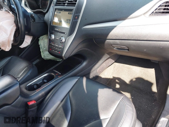 2016 Lincoln MKC Premier with VIN 5LMCJ1D96GUJ20759, listed as a IAAI auction lot 42019320 with 136,581 mi miles and . Bid and sale history available at DreamBid. Image 5.