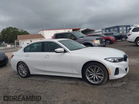 2024 BMW 3 Series 330i with VIN 3MW69FF0XR8E38275, listed as a IAAI auction lot 42646598 with 39,015 mi miles and . Bid and sale history available at DreamBid. Image 13.