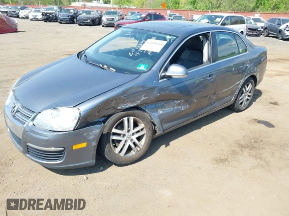 2010 Volkswagen Jetta SE with VIN 3VWRZ7AJXAM007966, listed as a IAAI auction lot 42168604 with 199,632 mi miles and . Bid and sale history available at DreamBid. Image 6.