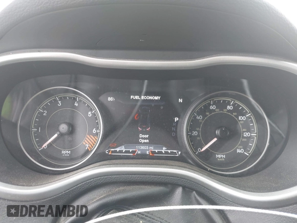 2014 Jeep Cherokee Trailhawk z VIN 1C4PJMBBXEW232210, wystawiony jako IAAI lot #42143917 z przebiegiem 113 603 mil mil oraz . Historia ofert i sprzedaży dostępna na DreamBid. Obrazek 7.