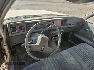 1986 Oldsmobile Cutlass z VIN 1G3GR47A3GR329694, wystawiony jako Copart lot #84965974 z przebiegiem Nie podano mil oraz Czysty tytuł • Clean title. Historia ofert i sprzedaży dostępna na DreamBid. Obrazek 9.