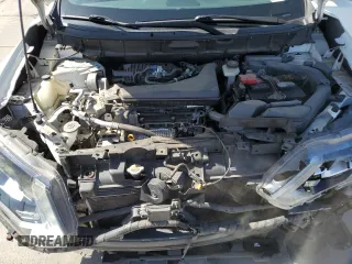 2017 Nissan Rogue SL z VIN 5N1AT2MT9HC848475, wystawiony jako Copart lot #57272765 z przebiegiem 81 296 mil mil oraz Szkoda całkowita • Salvage title. Historia ofert i sprzedaży dostępna na DreamBid. Obrazek 12.