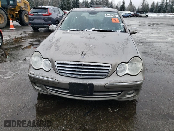 2006 Mercedes-Benz C 280 Luxury with VIN WDBRF54H16F823236, listed as a Copart auction lot 44199675 with 252,563 mi miles and Clean Title. Bid and sale history available at DreamBid. Image 5.