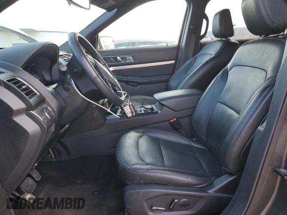2018 Ford Explorer XLT with VIN 1FM5K8D89JGB05218, listed as a Copart auction lot 49949485 with 86,223 mi miles and Clean Title. Bid and sale history available at carsss.com. Image 7.
