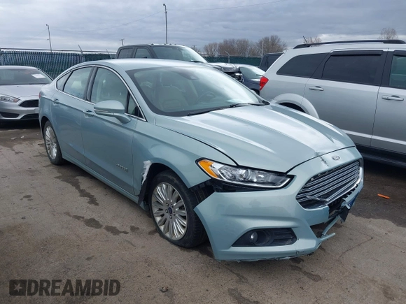 2013 Ford Fusion SE Hybrid with VIN 3FA6P0LUXDR339767, listed as a IAAI auction lot 41920621 with 135,274 mi miles. Bid and sale history available at carsss.com. Image 1.