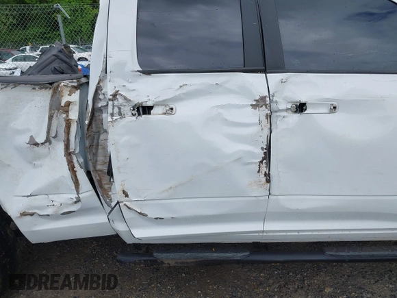 2017 Ram 1500 SLT z VIN 1C6RR7GG9HS736595, wystawiony jako IAAI lot #42230792 z przebiegiem 132 627 mil mil oraz . Historia ofert i sprzedaży dostępna na DreamBid. Obrazek 18.