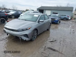 2022 Kia Forte LXS z VIN 3KPF24AD0NE436326, wystawiony jako IAAI lot #41478575 z przebiegiem 72 630 mil mil oraz . Historia ofert i sprzedaży dostępna na DreamBid. Obrazek 2.