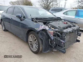 2019 Toyota Avalon XLE with VIN 4T1BZ1FB9KU021403, listed as a IAAI auction lot 41718718 with 72,841 mi miles. Bid and sale history available at carsss.com. Image 1.