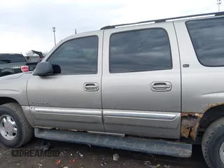 2002 GMC Yukon XL SLT with VIN 3GKFK16Z72G344251, listed as a IAAI auction lot 41644337 with 196,118 mi miles. Bid and sale history available at carsss.com. Image 14.