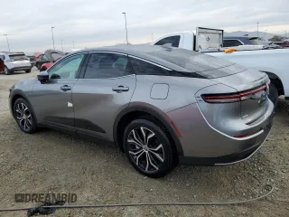 2023 Toyota Crown XLE z VIN JTDAAAAF7P3002461, wystawiony jako Copart lot #40628174 z przebiegiem Nie podano mil oraz . Historia ofert i sprzedaży dostępna na DreamBid. Obrazek 2.