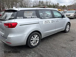 2018 Kia Sedona L with VIN KNDMA5C11J6409767, listed as a Copart auction lot 50896745 with 122,451 mi miles and Clean Title. Bid and sale history available at carsss.com. Image 4.